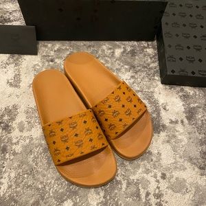 MCM slides